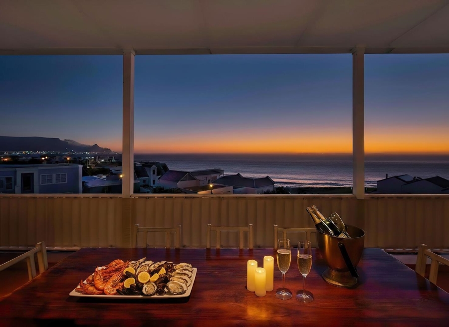 6 Bedroom Property for Sale in Bloubergstrand Western Cape